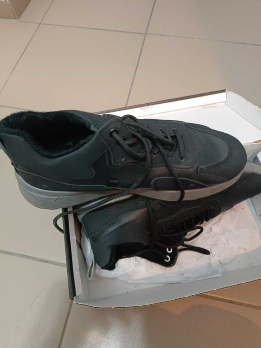 Спортно-елегантни маратонки