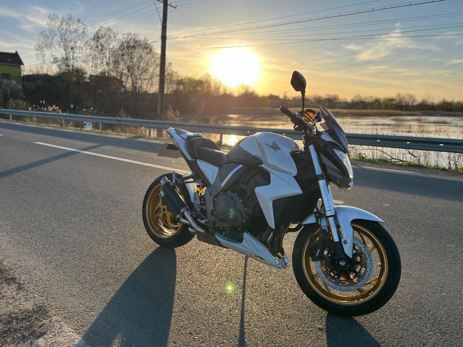 Honda Cb1000RA Abs combinat- pentru pretentiosi