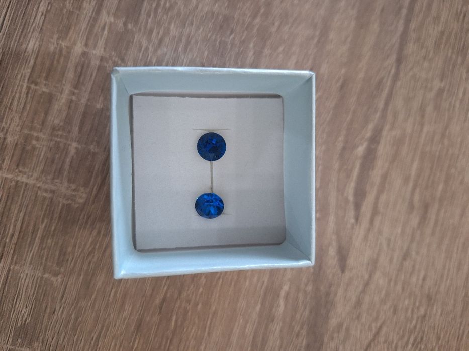 Обеци със син камък
