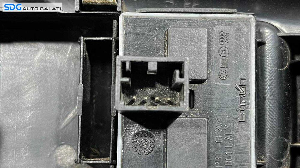 Consola Butoane Actionare Geamuri Volkswagen Polo 9N 2002 - 2008 Cod 6Q1867171E [L5936]