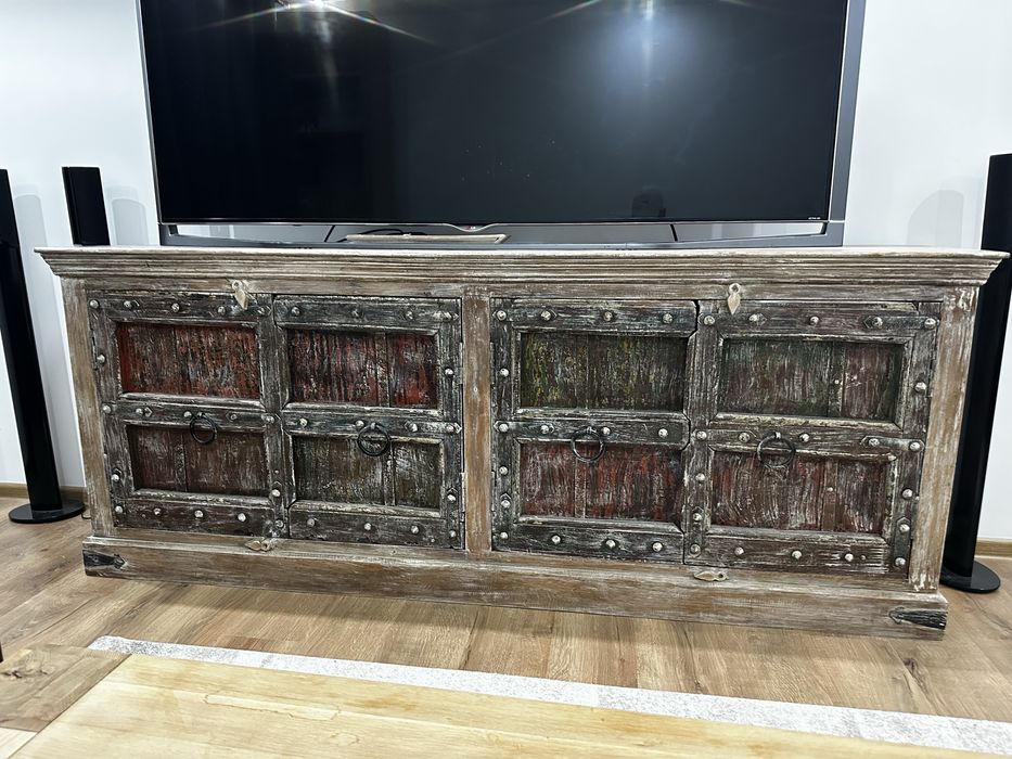 Старинен индийски масивен бюфет