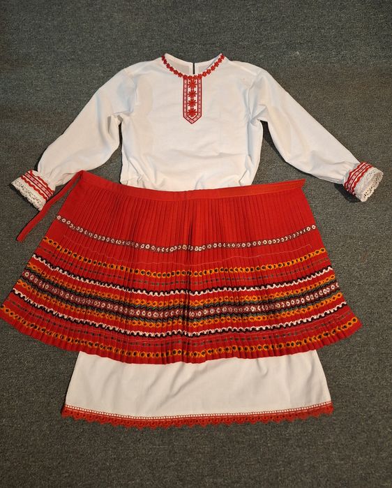 Народна носия 5-9 г. - 90 €