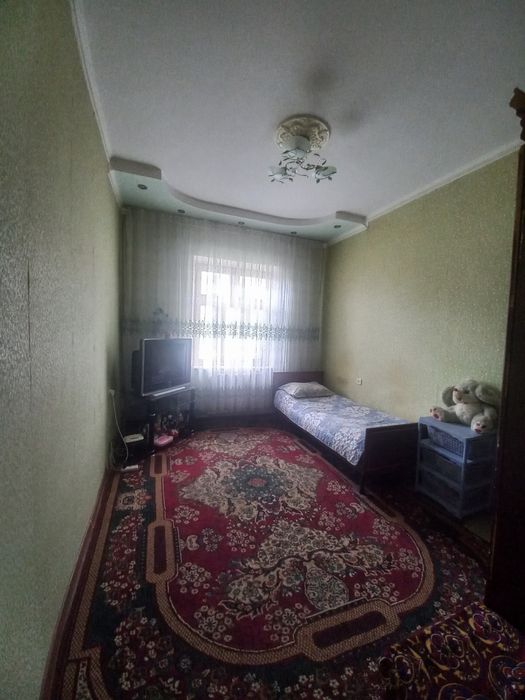 Продаётся 4 ком в 10 микрорайоне