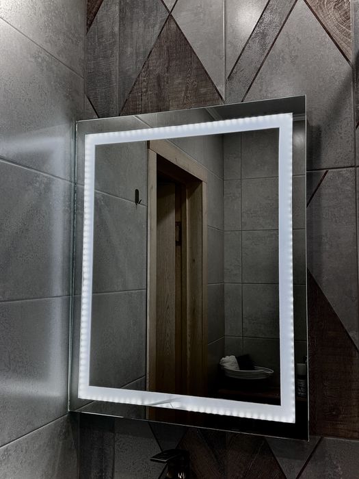 Зеркало с подсветкой 63*80