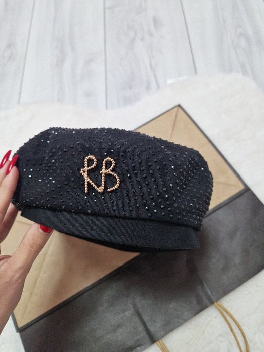 Дамска шапка RB.