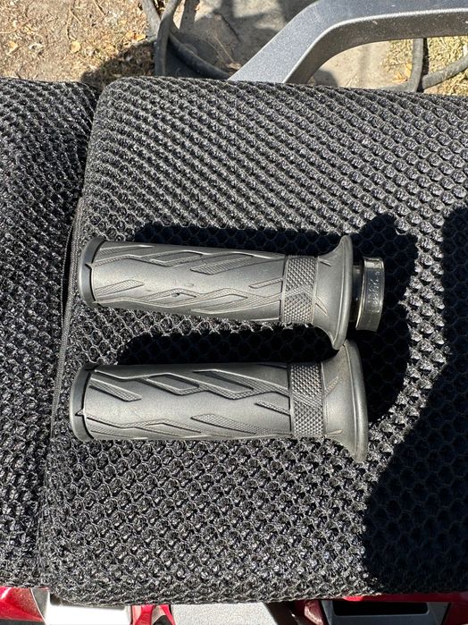 Оригинальные грипсы для мотоцикла