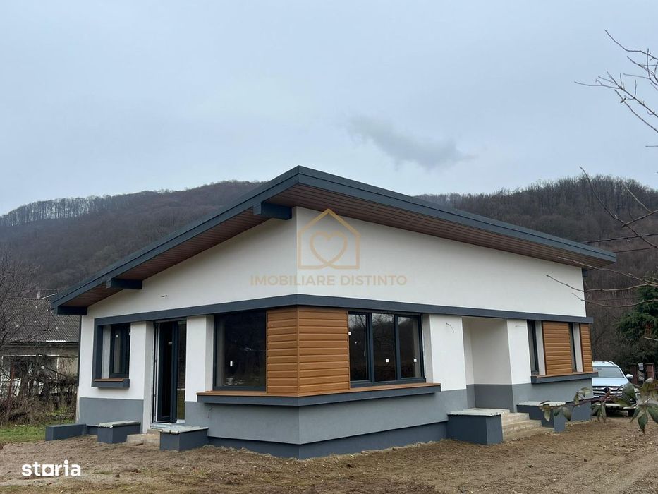 Casa cu 3 camere zona Baita