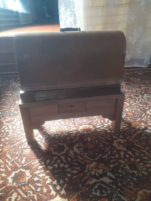 Тикув машинаси б/у сотилади