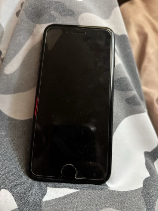 Iphone 7 black 32gb КАТО НОВ!