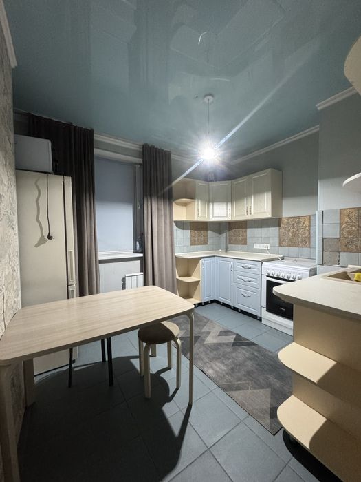 Сдается посуточно  в 16мкр  ЖК абырой