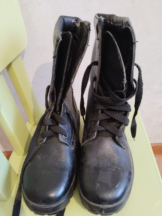 Продам осенние берцы