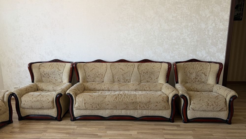 Мягкая мебель из 4 предмета