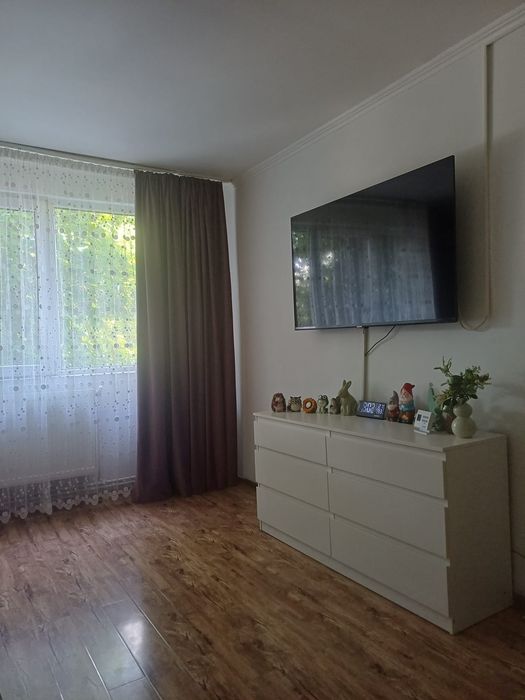 Vând Apartament cu 3 camere , etaj 1