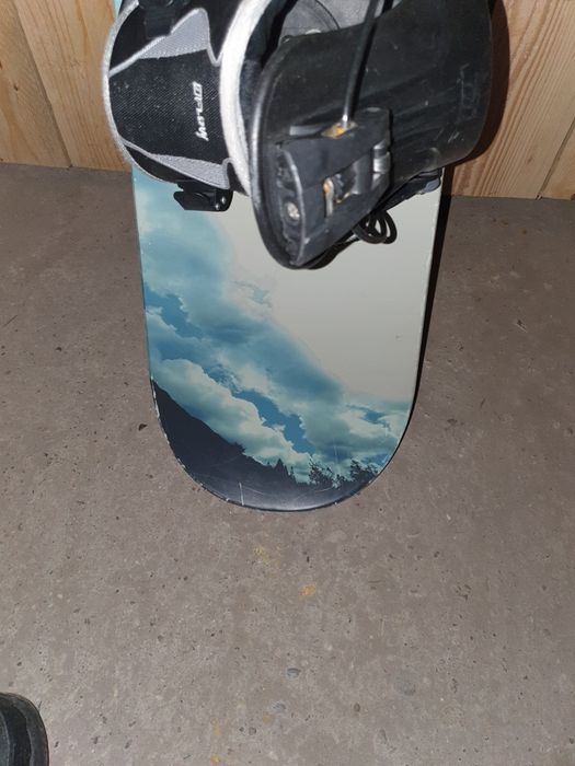 Vând placa snowboard, legături, boots, casca și ochelari