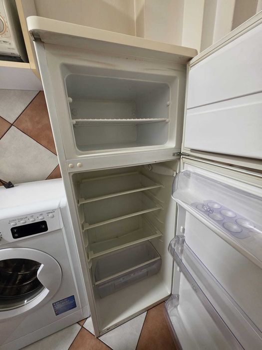 Frigider Zanussi