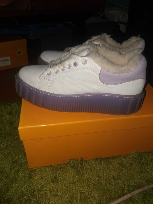 Продам зимнюю обувь