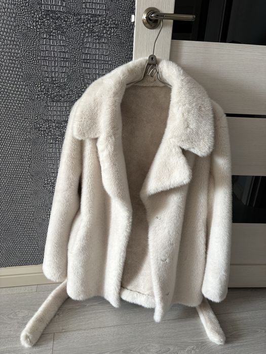 Продам шубу женскую