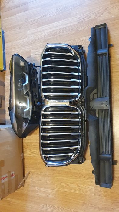 Far faruri grila grile hota trager armatura BMW X5 X6 G05 G06