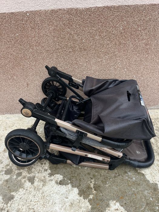 Лятна количка Мони