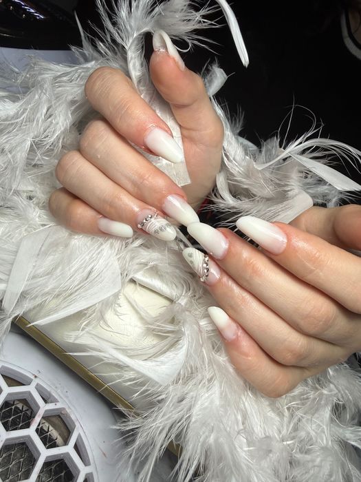 Unghii cu gel ,construcție sau ojă semipermanenta