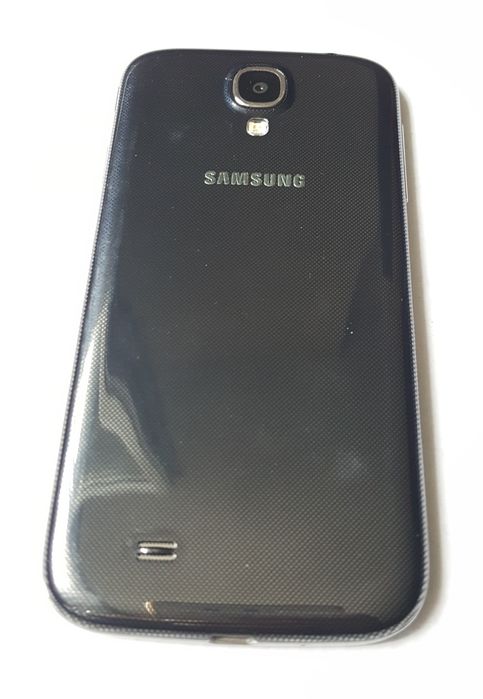 Samsung Galaxy S4 Нов! + два чисто нови силиконови калъфа!