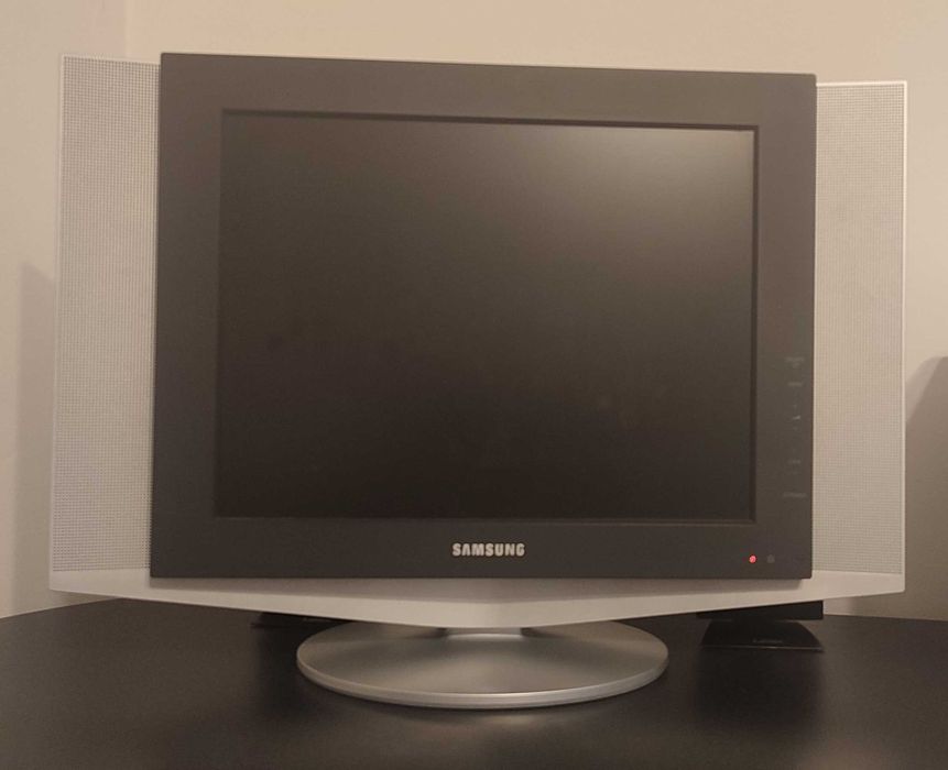 LCD Телевизор монитор Samsung LE15S51BP