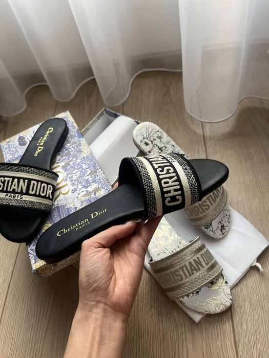 Дамски чехли Dior
