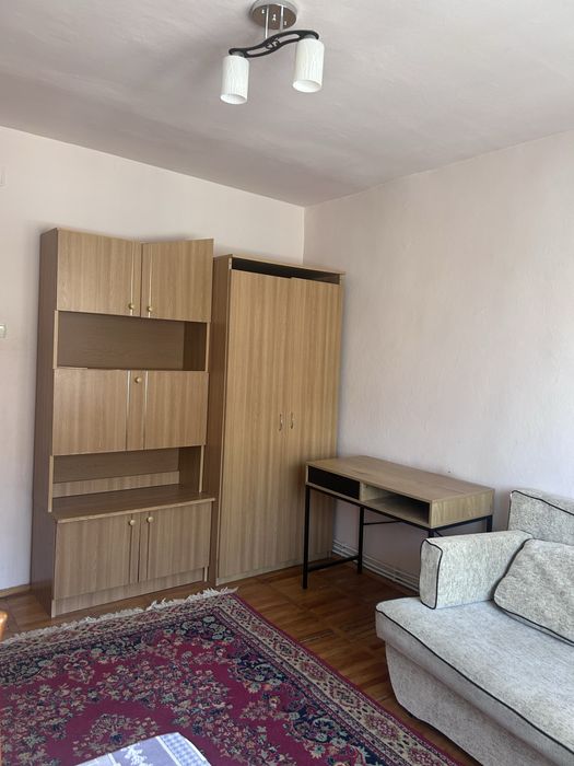 Apartament de inchiriat, 2 camere, decomandat, zona Cetate