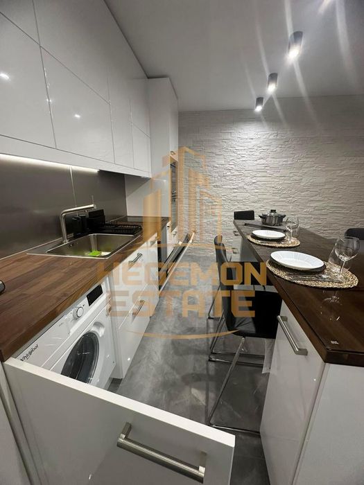 Продава се Двустаен апартамент в Варна, Аспарухово - 70 кв.м за 1829 €/кв.м - Снимка #3