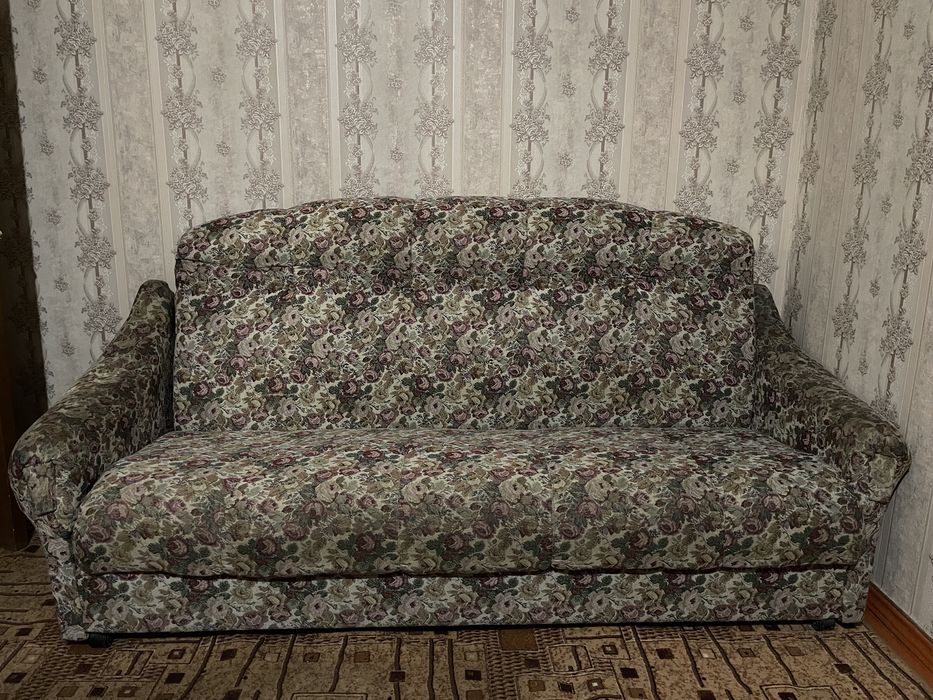 Диван продам