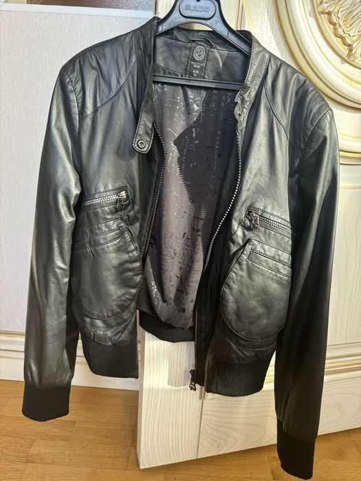 Продам куртку кожаную