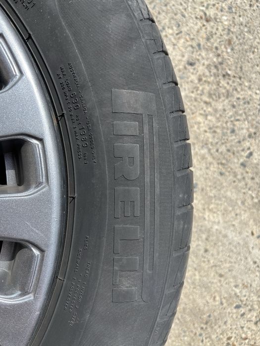 Продам шины Pirelli с дисками