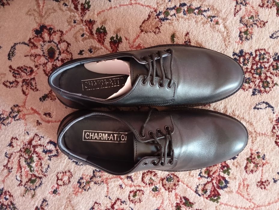 Shu oyoq kiyimlar sotiladi