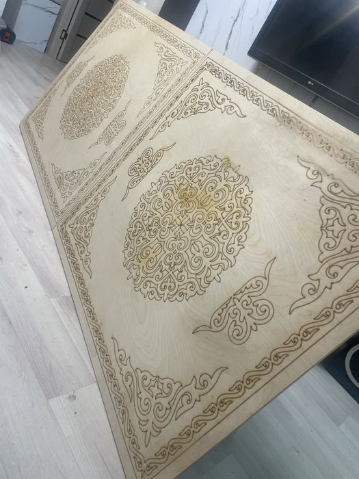 Продам низкий стол