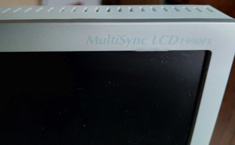 NEC MultiSync L195RW е 19″ (48 cm) LCD