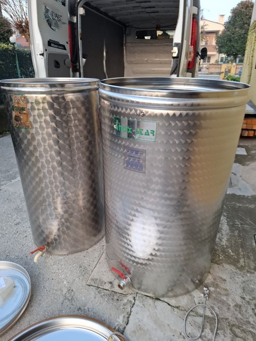 Butoi inox pentru vin