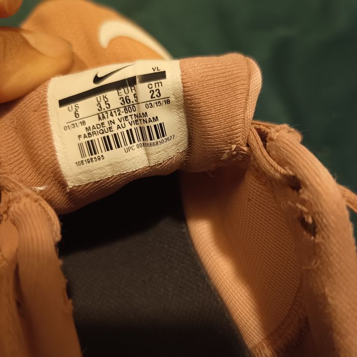 Adidasi de dama Nike runinng roz pudra 36,5