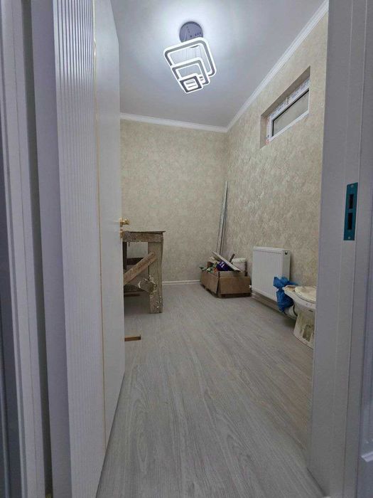 1 хона 2 хона килинган квартира сотилади 25-24 автобаза