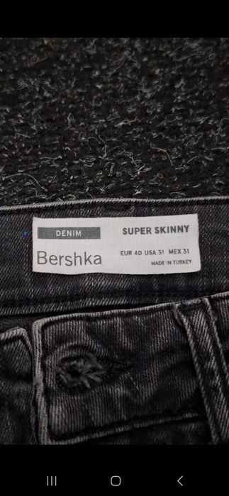 Blugi Bershka Pictați Mărimea 36