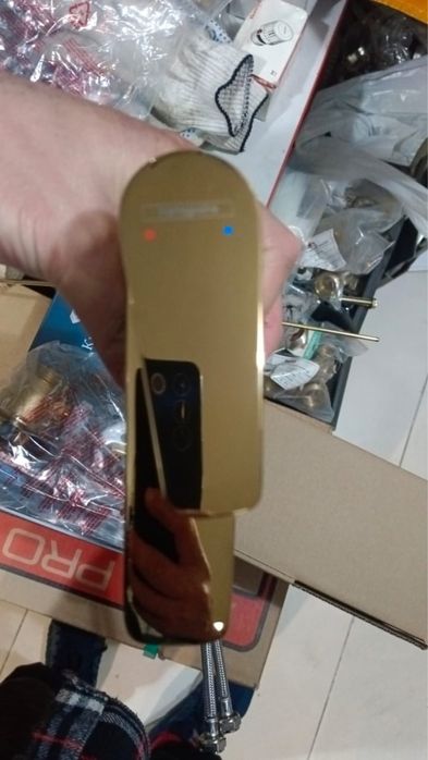 Смеситель для раковины (умывальника)