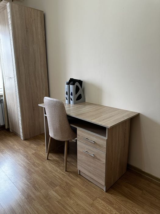 Продам стол компьютерный хорошего качкства