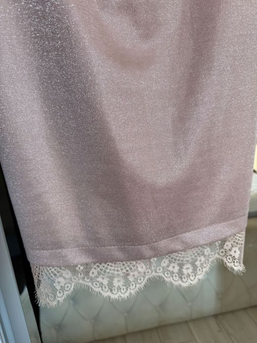 Елегантна розова рокля