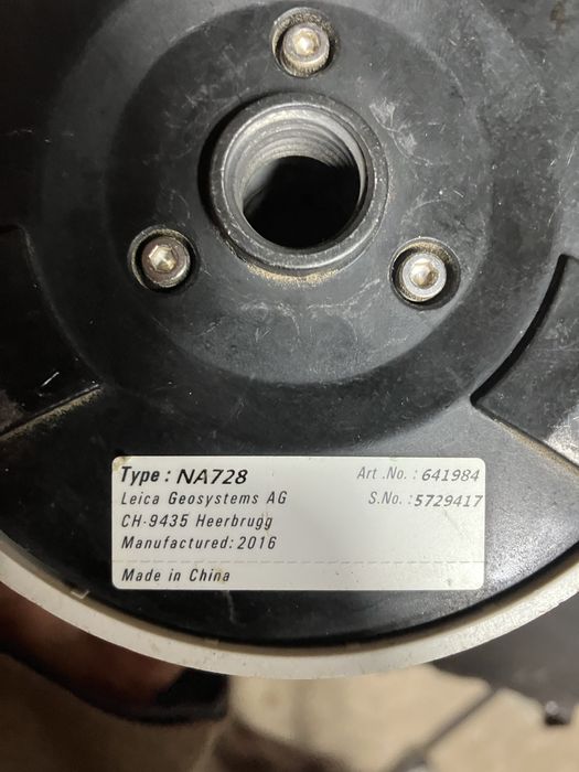 теодолит Leica NA728