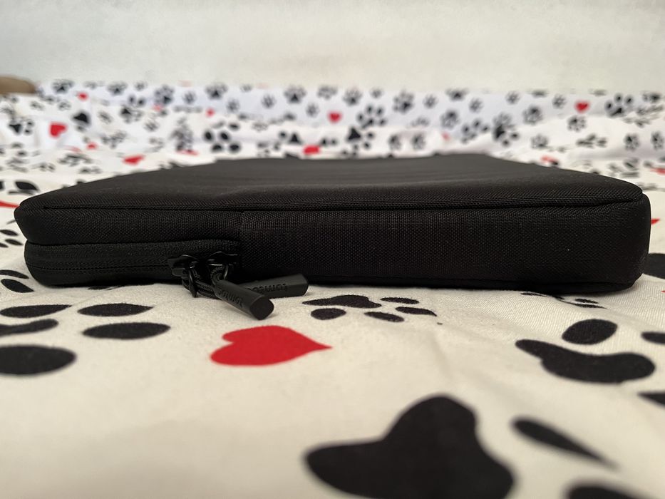 Geantă / Husă anti șoc pentru laptop / tabletă TOMTOC nouă