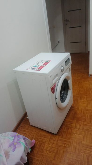 Продам стиральную машину LG