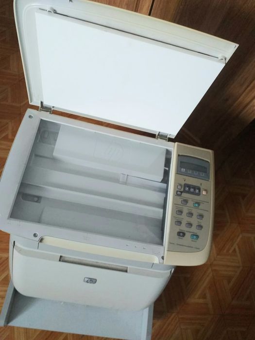 цветной принтер HP.цена-символическая!!!