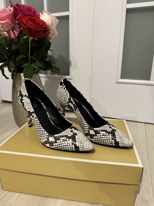 Pantofi Michael Kors din piele naturala marime 38