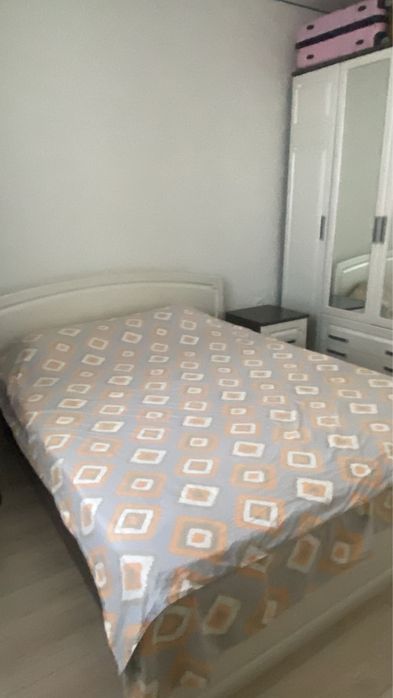 Продаю  спальный гарнитур