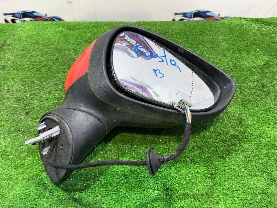 OGLINDA DREAPTA FORD FIESTA 7 ST SPORT COUPE 1.6 BENZINA 2013 COD OEM E8024704 E8011166 2104857 2012-2019