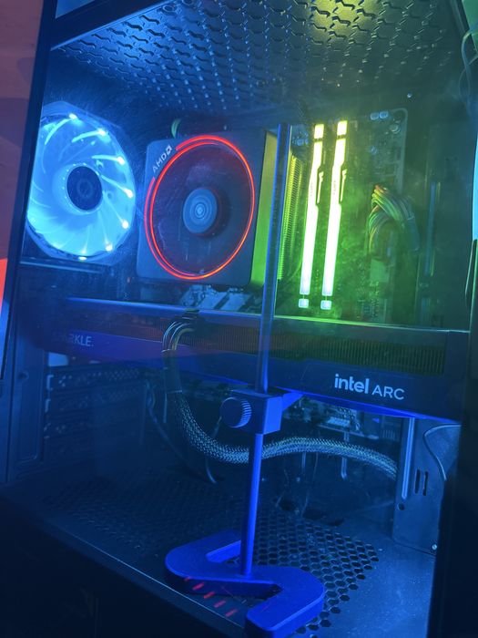 Vand placa video Intel Sparkle B580 12GB Garantie